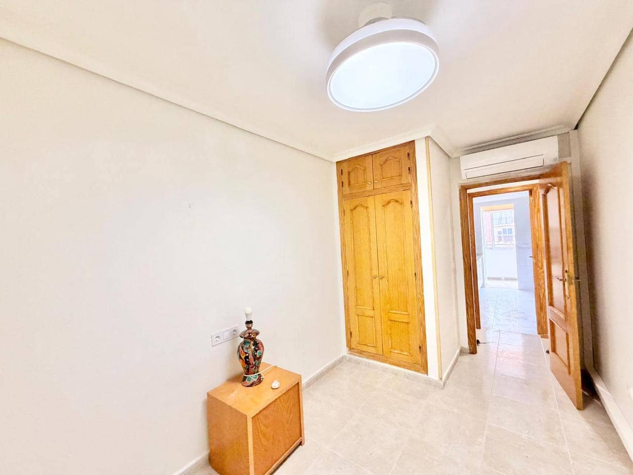 Piso de 3 habitaciones en Benidorm en alquiler con garaje - 1.000 € (Ref: 9984009)