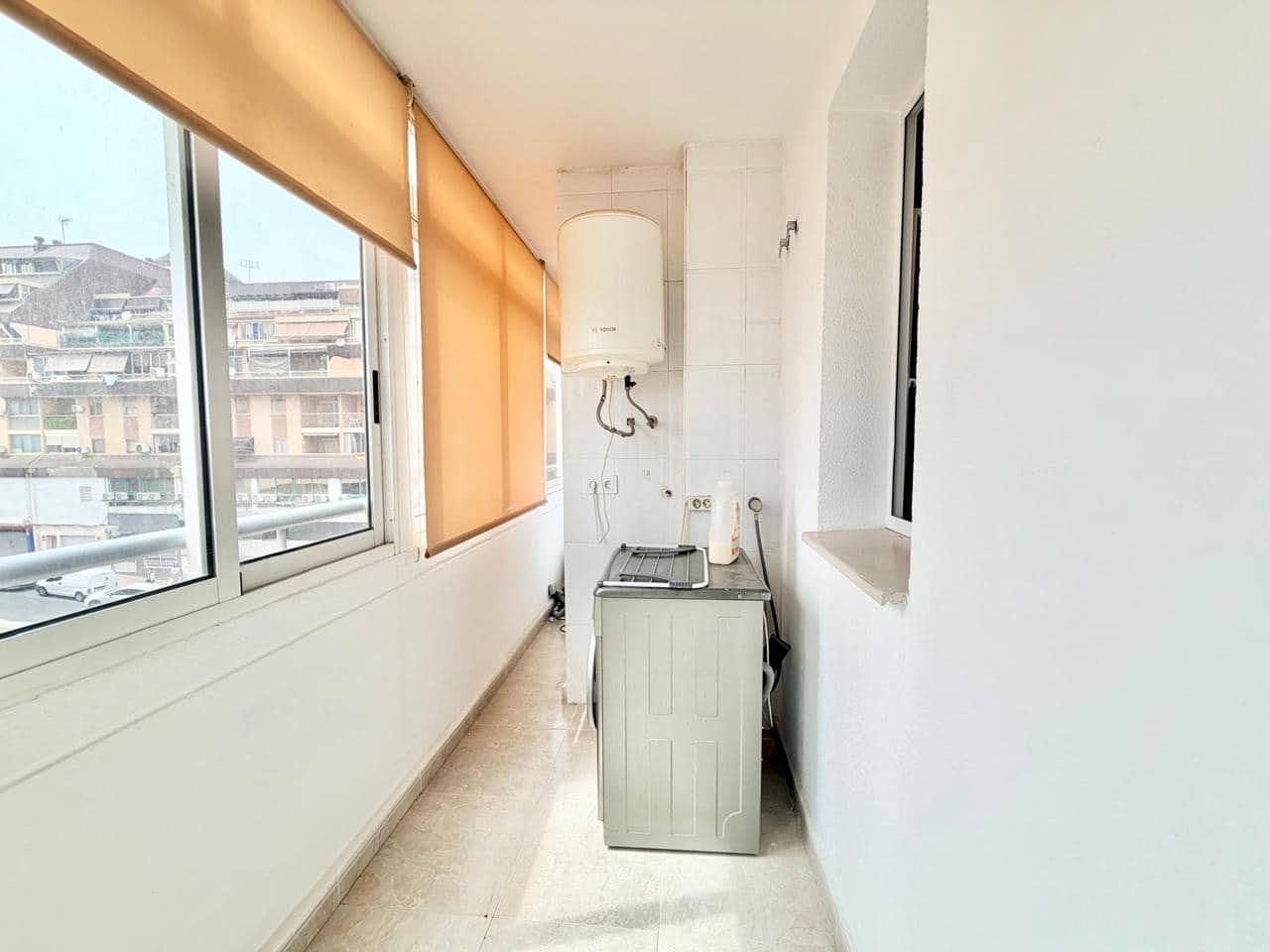 Piso de 3 habitaciones en Benidorm en alquiler con garaje - 1.000 € (Ref: 9984009)