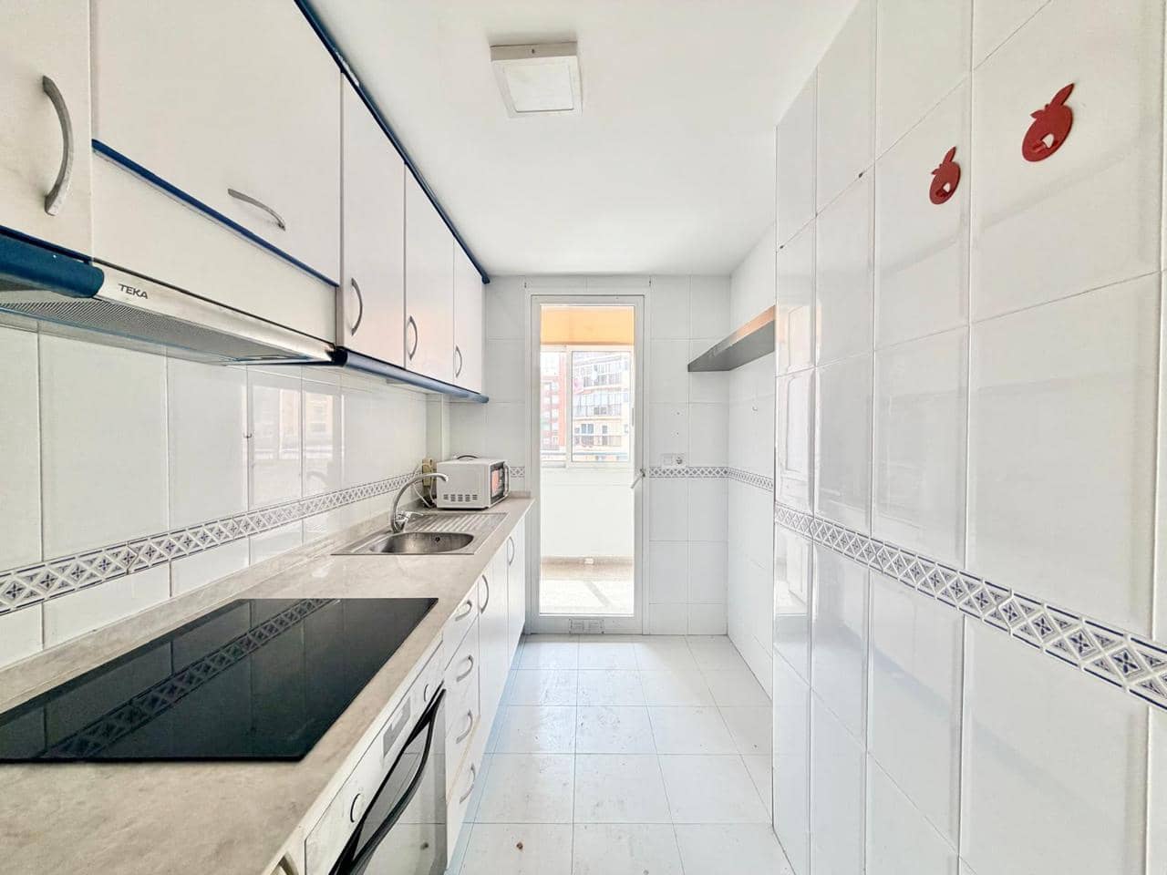Piso de 3 habitaciones en Benidorm en alquiler con garaje - 1.000 € (Ref: 9984009)
