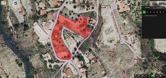 Grunde uden byggetilladelser til salg i Finestrat Pueblo, Finestrat - € 68.000 (Ref: 2943692)