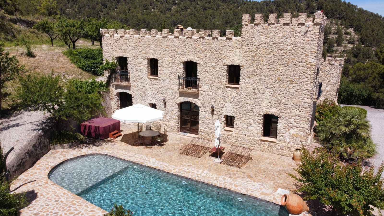 5 bedroom Villa for sale in Relleu with pool garage - € 1,650,000 (Ref: 3099691)