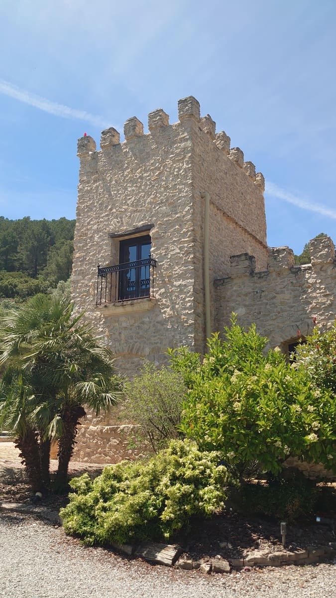 5 bedroom Villa for sale in Relleu with pool garage - € 1,650,000 (Ref: 3099691)