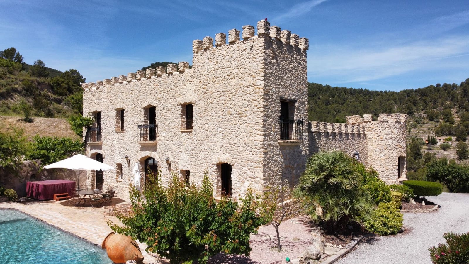 5 bedroom Villa for sale in Relleu with pool garage - € 1,650,000 (Ref: 3099691)