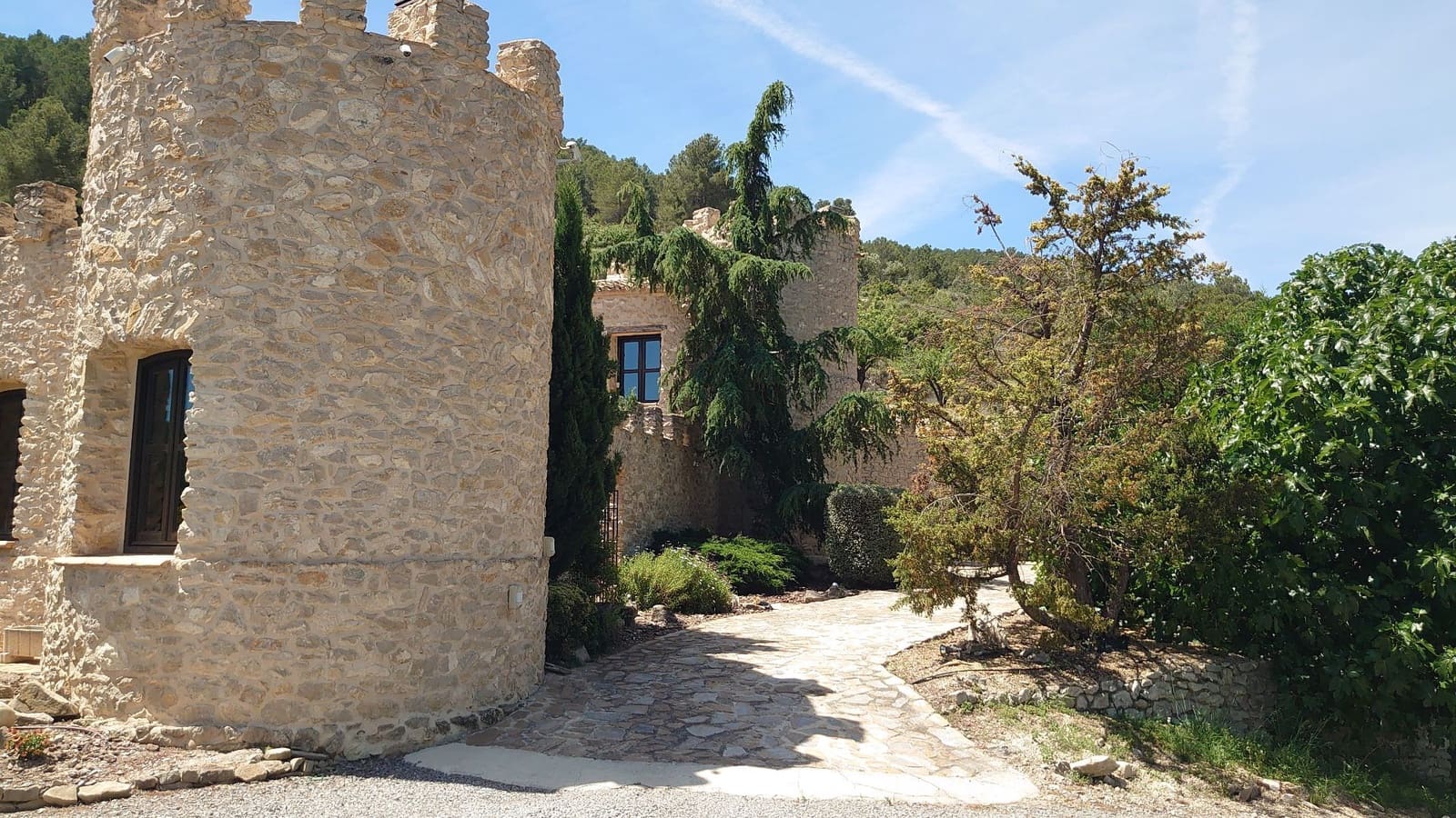 5 bedroom Villa for sale in Relleu with pool garage - € 1,650,000 (Ref: 3099691)