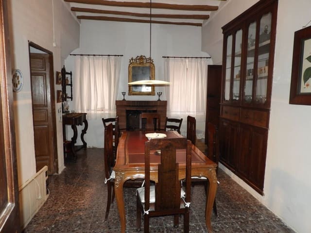 8 bedroom Townhouse for sale in Sella - € 430,000 (Ref: 3216992)