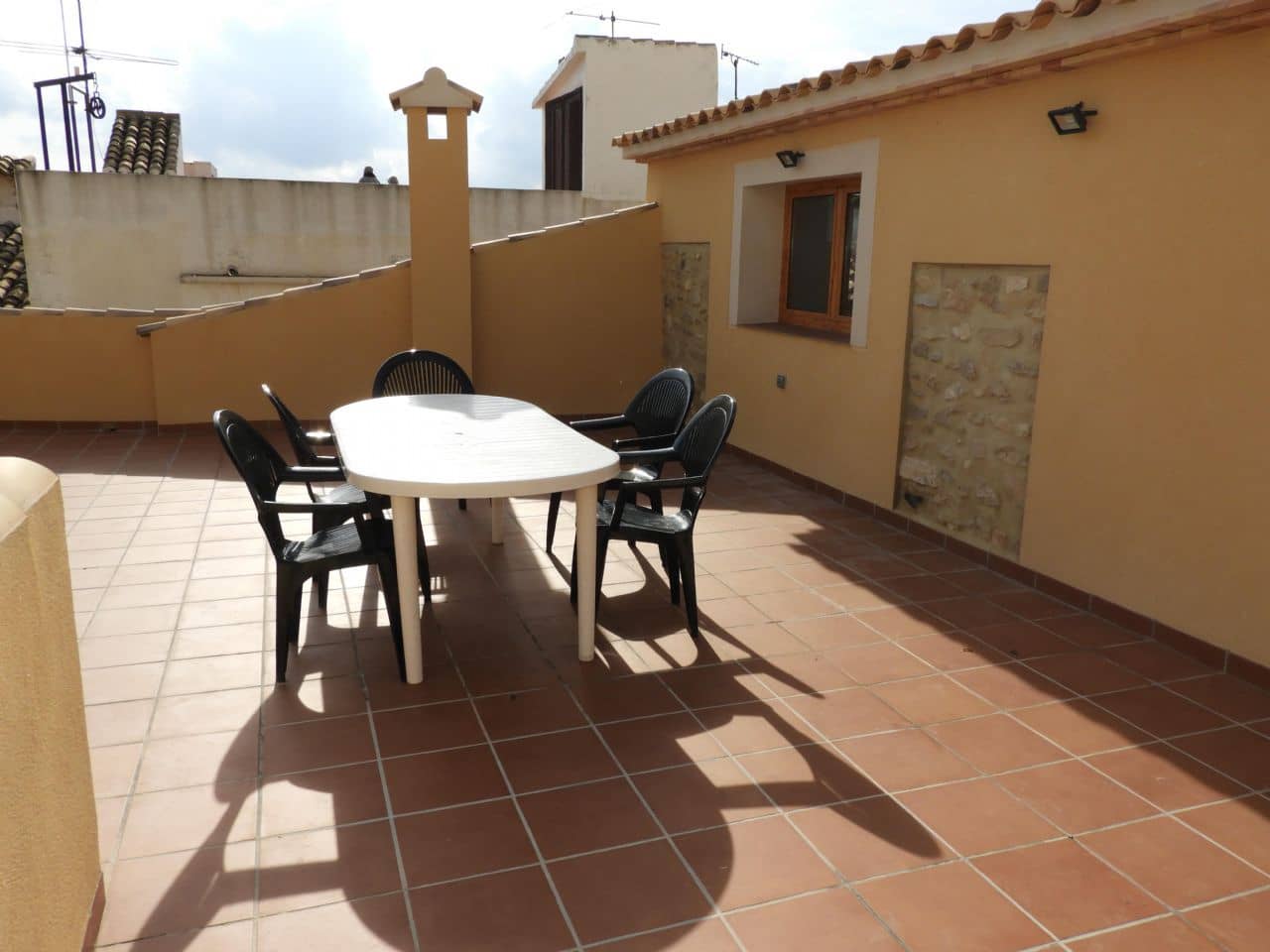 8 soveværelse Byhus til salg i Sella - € 430.000 (Ref: 3216992)