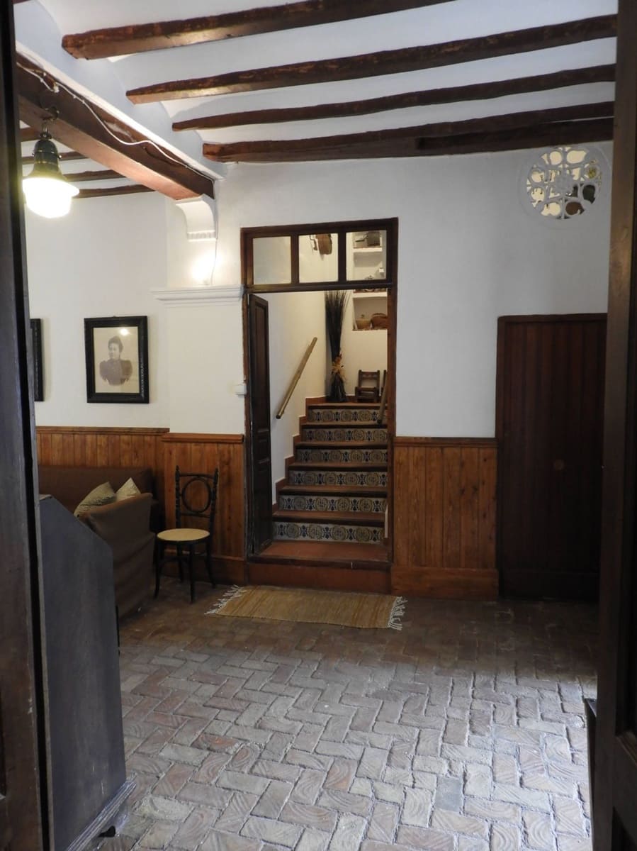 8 soveværelse Byhus til salg i Sella - € 430.000 (Ref: 3216992)