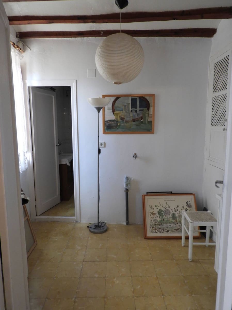 8 soveværelse Byhus til salg i Sella - € 430.000 (Ref: 3216992)