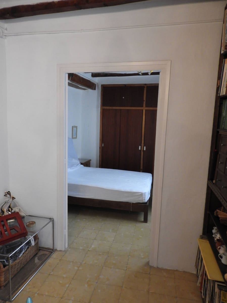 8 soveværelse Byhus til salg i Sella - € 430.000 (Ref: 3216992)