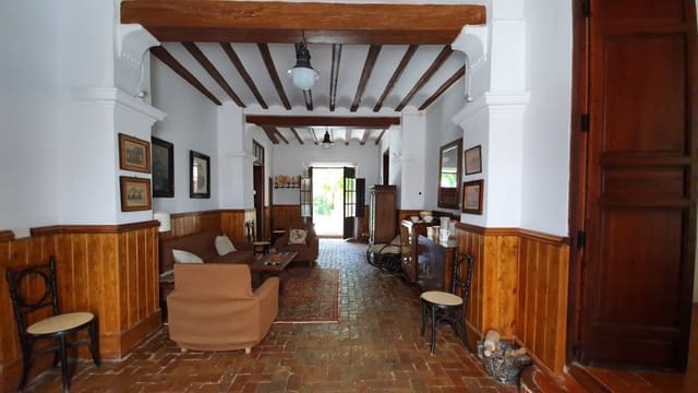 8 bedroom Townhouse for sale in Sella - € 430,000 (Ref: 3216992)