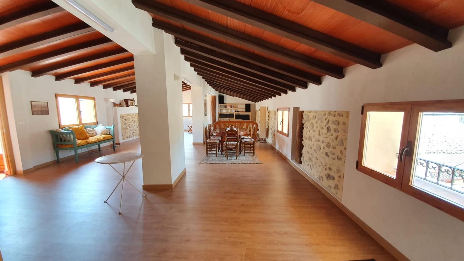 8 soveværelse Byhus til salg i Sella - € 430.000 (Ref: 3216992)