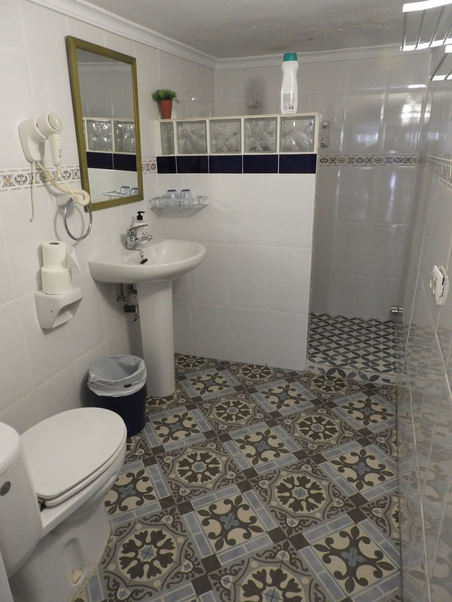 15 sypialnia Hotel na sprzedaż w Calpe / Calp z basenem garażem - 1 050 000 € (Ref: 3277201)