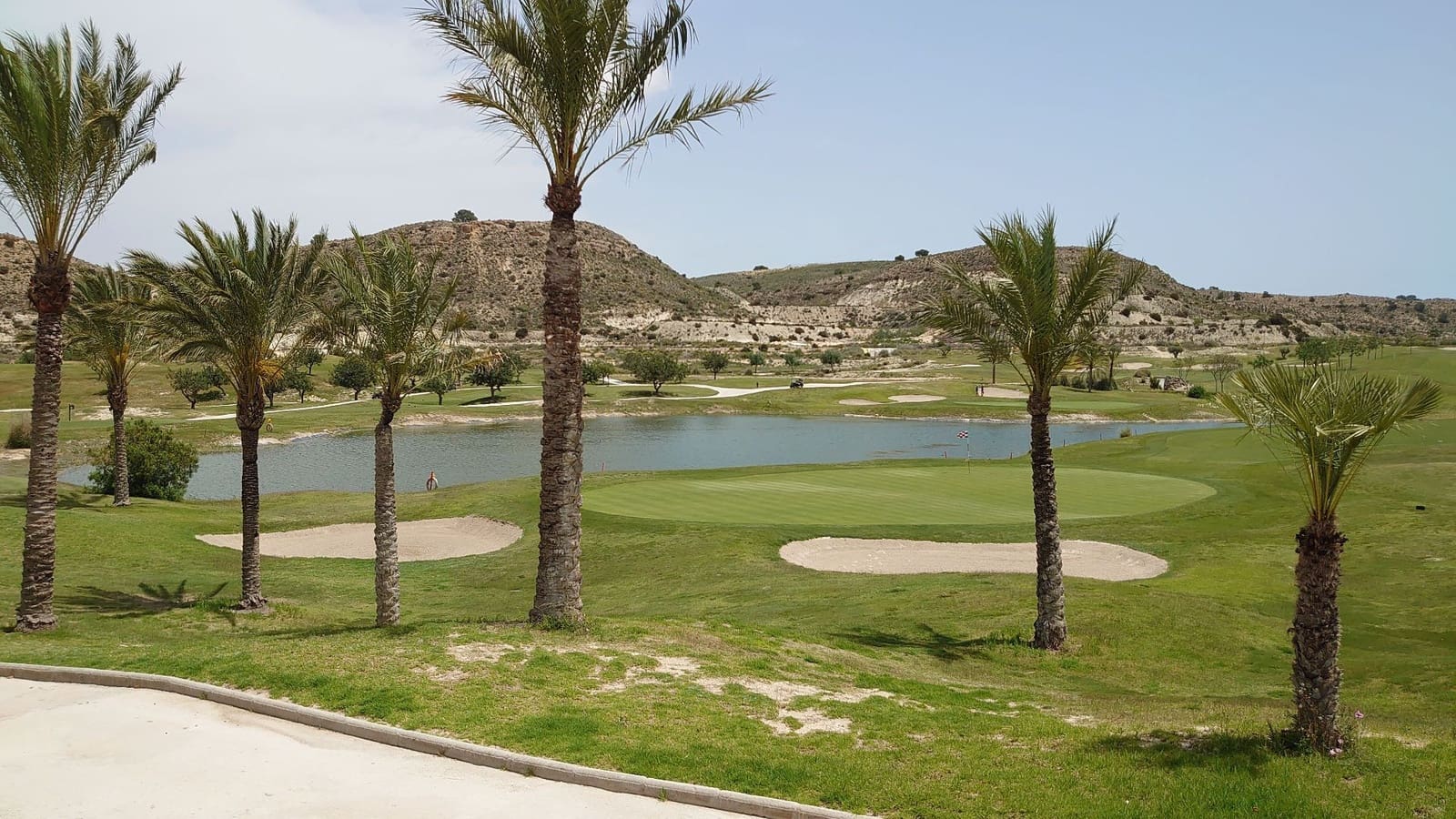 3 soveværelse Bungalow til salg i Monforte del Cid med swimmingpool - € 489.000 (Ref: 6129684)