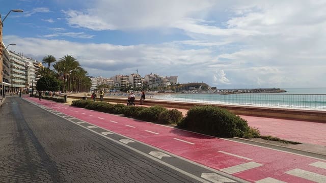 1 slaapkamer Flat te koop in Playa Poniente, Benidorm - € 168.000 (Ref: 6401625)