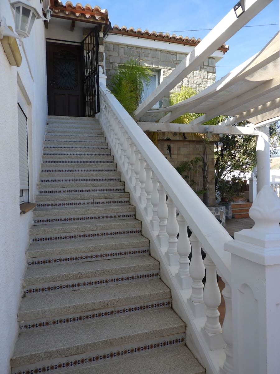 9 soveværelse Hotel til salg i Calpe / Calp med swimmingpool garage - € 850.000 (Ref: 6420317)