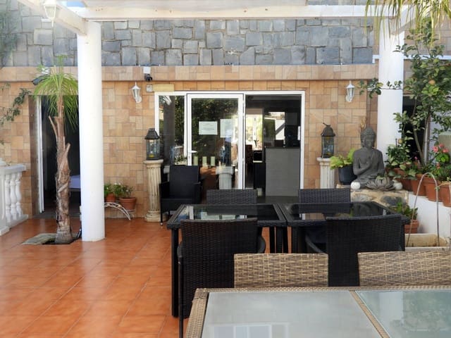 9 bedroom Hotel for sale in Gargasindi, Calpe / Calp with pool garage - € 850,000 (Ref: 6420317)