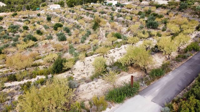 Grunde uden byggetilladelser til salg i Finestrat Pueblo, Finestrat - € 86.000 (Ref: 6801558)