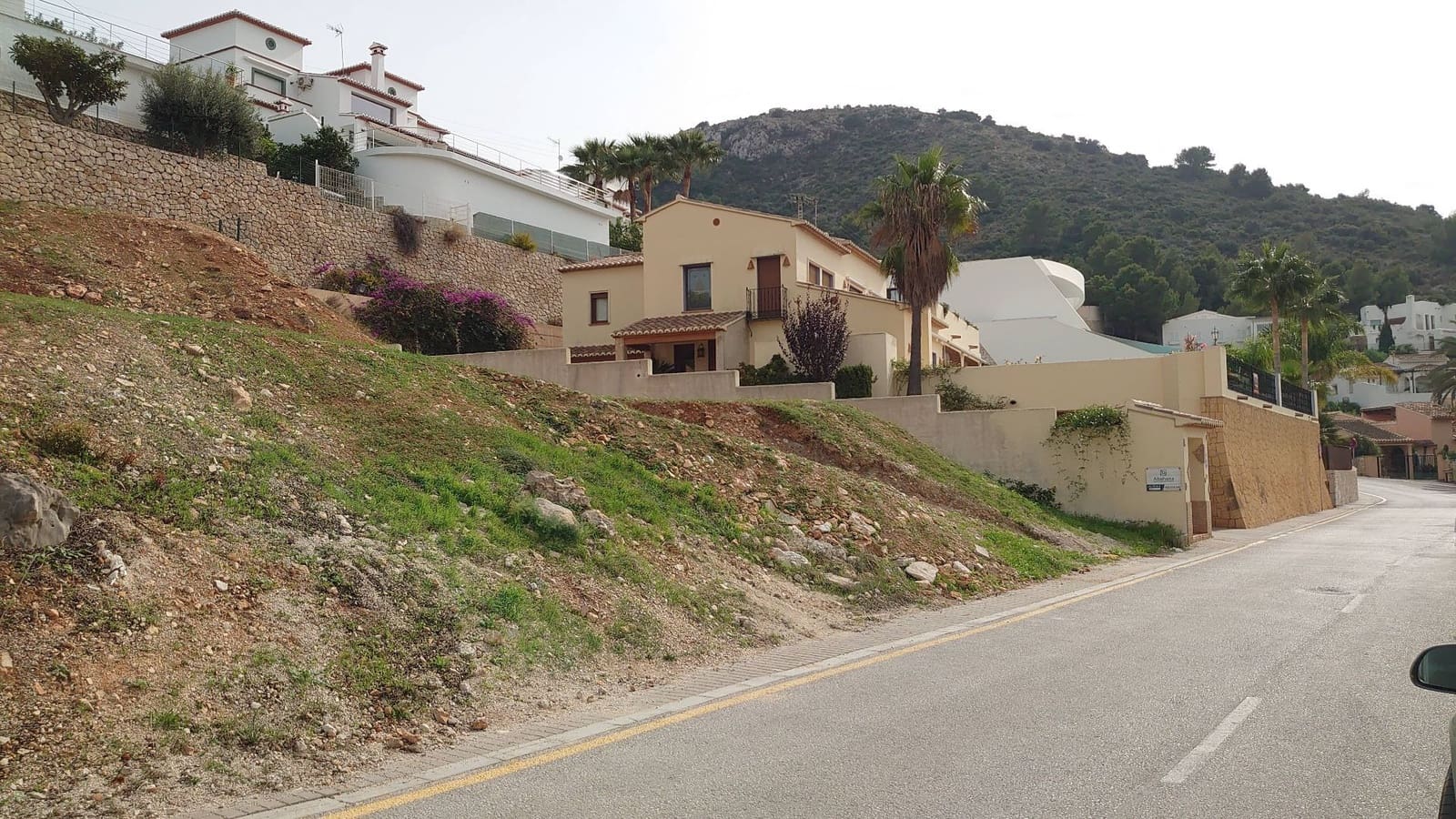 Grunde uden byggetilladelser til salg i Moraira - € 1.600.000 (Ref: 7180694)
