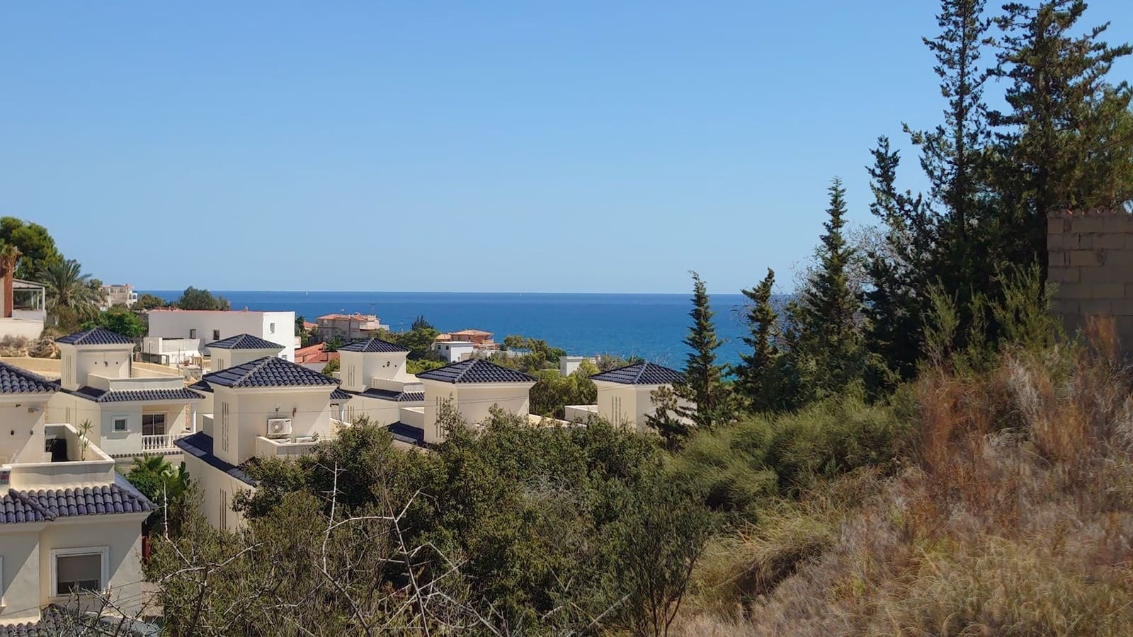 Grunde uden byggetilladelser til salg i El Campello - € 300.000 (Ref: 7350569)