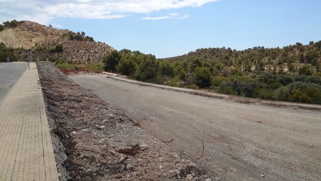 Grunde uden byggetilladelser til salg i Finestrat - € 1.400.000 (Ref: 7567037)