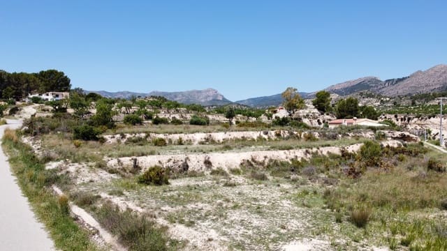 Rakentamaton maa myytävänä paikassa Relleu - 35 000 € (Ref: 7654384)