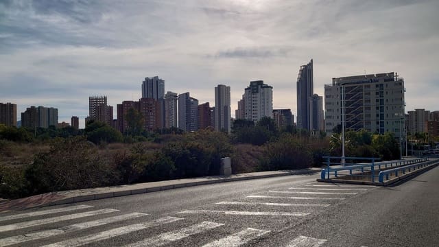 Grunde uden byggetilladelser til salg i Cala de Finestrat, Finestrat - € 550.000 (Ref: 8113555)