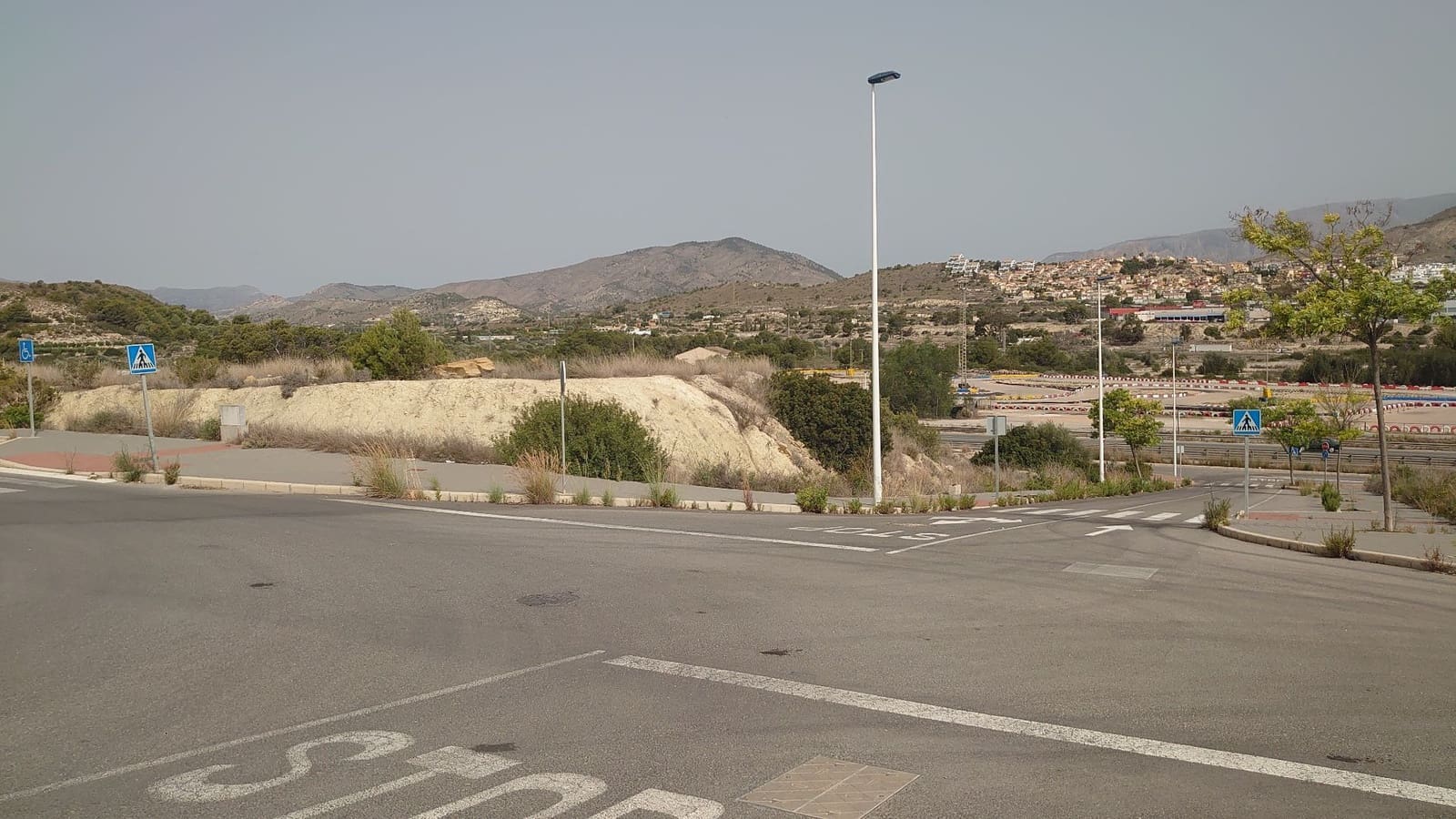 Grunde uden byggetilladelser til leje i La Villajoyosa / Vila Joiosa - € 5.800 (Ref: 8347579)