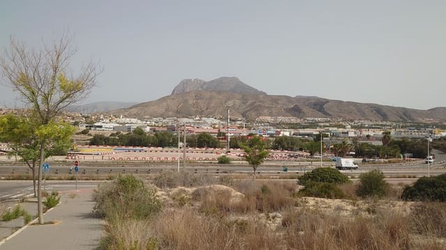 Rakentamaton maa vuokrattavana paikassa La Villajoyosa / Vila Joiosa - 5 800 € (Ref: 8347579)