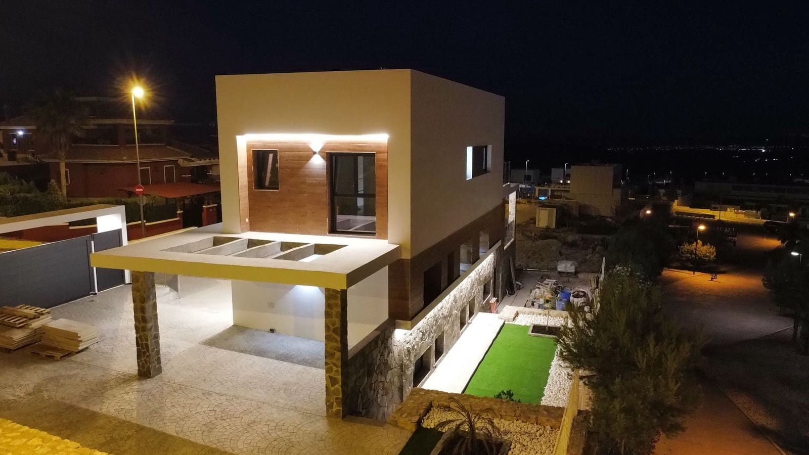 4 Zimmer Villa zu verkaufen in Finestrat mit Pool - 920.000 € (Ref: 8411252)