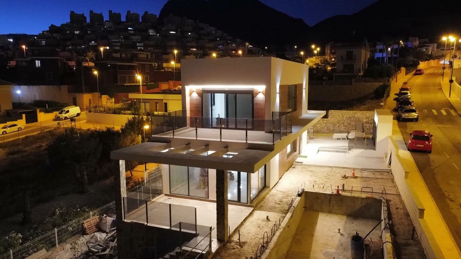 4 Zimmer Villa zu verkaufen in Finestrat mit Pool - 920.000 € (Ref: 8411252)