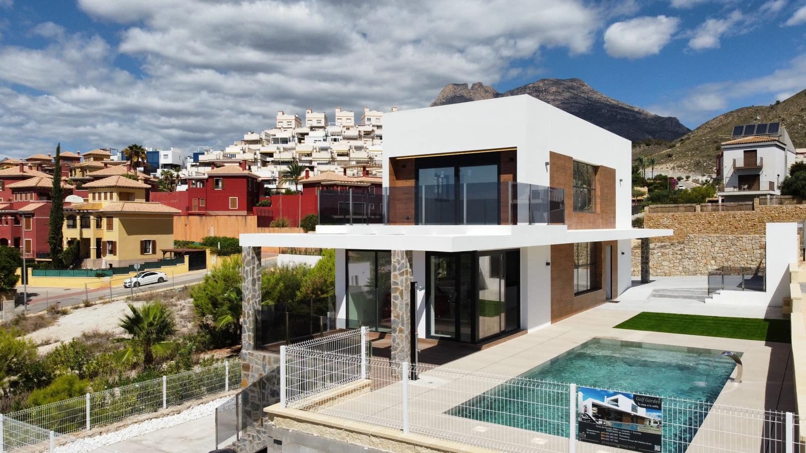 4 Zimmer Villa zu verkaufen in Finestrat mit Pool - 920.000 € (Ref: 8411252)