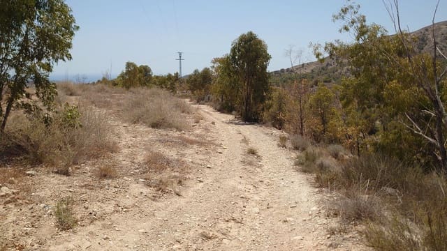 Grunde uden byggetilladelser til salg i Finestrat Pueblo, Finestrat - € 220.000 (Ref: 8451908)