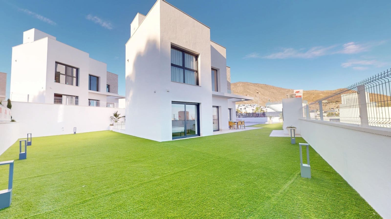 Chalet de 3 habitaciones en Finestrat en venta con piscina - 709.900 € (Ref: 8487243)