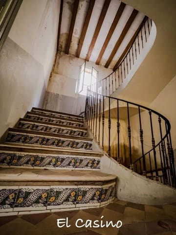 6 bedroom Townhouse for sale in Sella - € 600,000 (Ref: 8879476)