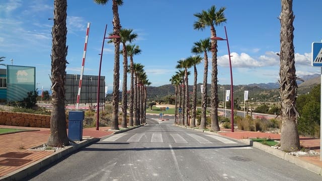 Grunde uden byggetilladelser til salg i Golf Bahía, Finestrat - € 2.500.000 (Ref: 8892768)