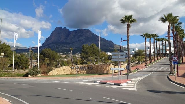 Grunde uden byggetilladelser til salg i Golf Bahía, Finestrat - € 2.500.000 (Ref: 8892768)