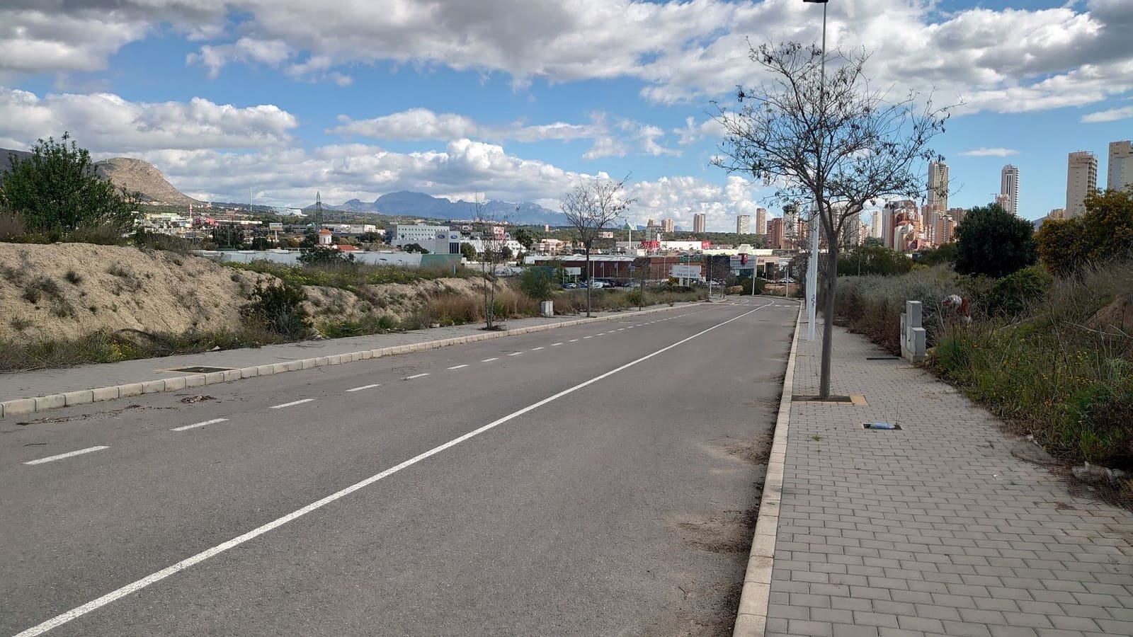 Grunde uden byggetilladelser til leje i La Villajoyosa / Vila Joiosa - € 5.000 (Ref: 8912690)