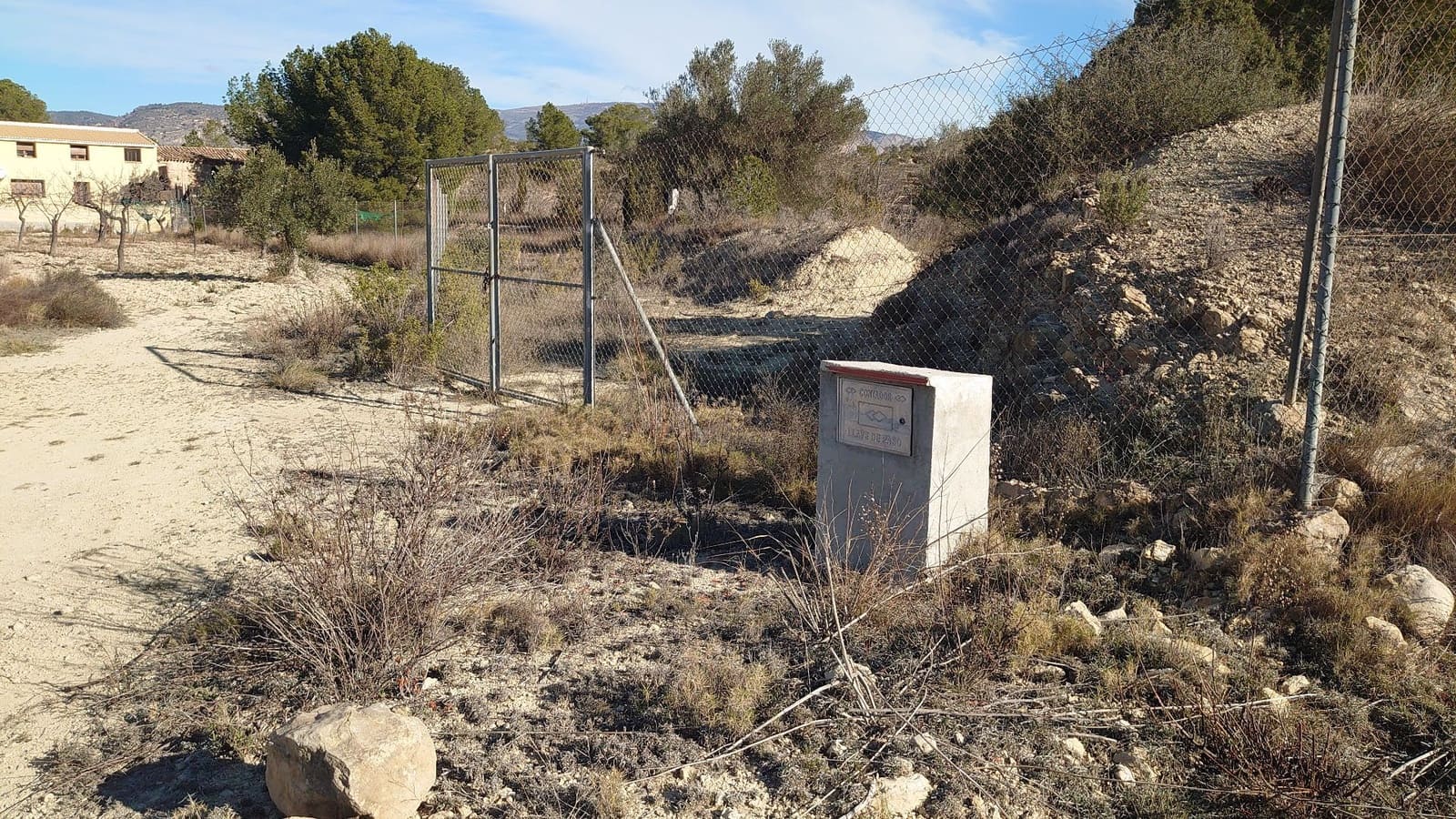 Finca/Landhuis te koop in Relleu - € 100.000 (Ref: 8942650)