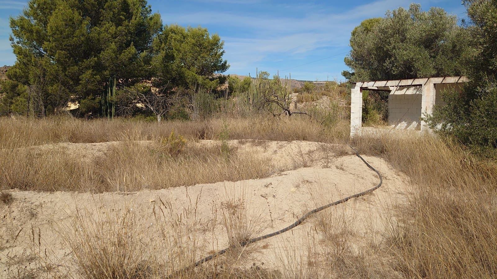Finca/Country House for sale in Relleu - € 100,000 (Ref: 8942650)