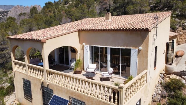 3 bedroom Finca/Country House for sale in Finestrat Pueblo, Finestrat - € 369,000 (Ref: 8969920)