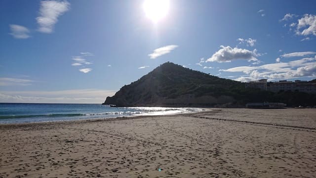 2 bedroom Apartment for sale in La Villajoyosa / Vila Joiosa with pool - € 369,000 (Ref: 8982107)