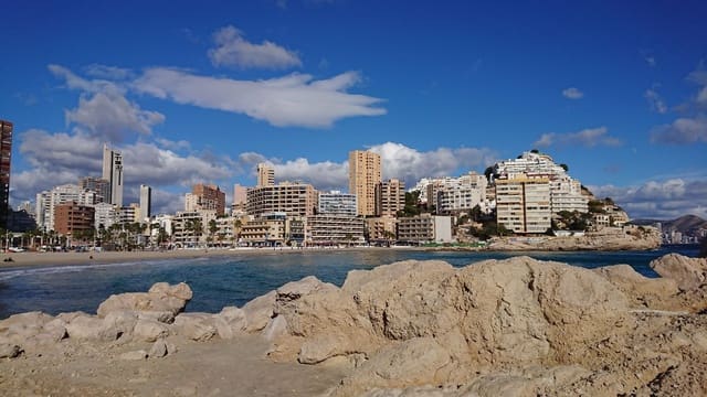 Apartamento de 2 habitaciones en La Villajoyosa / Vila Joiosa en venta con piscina garaje - 550.000 € (Ref: 8988031)