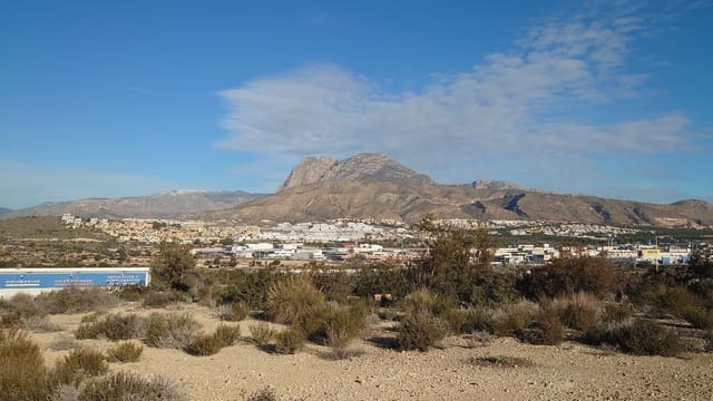 Grunde uden byggetilladelser til salg i La Villajoyosa / Vila Joiosa - € 3.100.000 (Ref: 9031365)