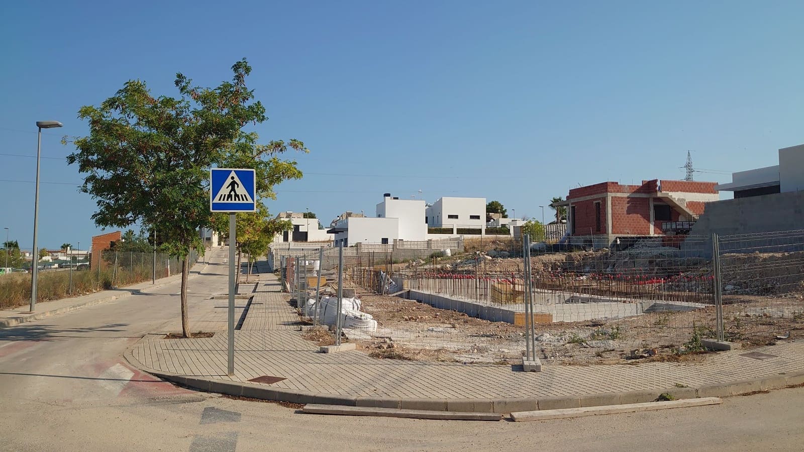 Mark till salu i Polop - 130 000 € (Ref: 9160779)