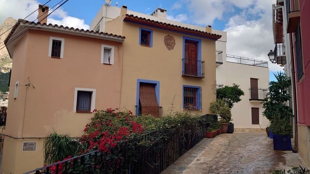 4 bedroom Townhouse for sale in Finestrat Pueblo, Finestrat - € 310,000 (Ref: 9366935)