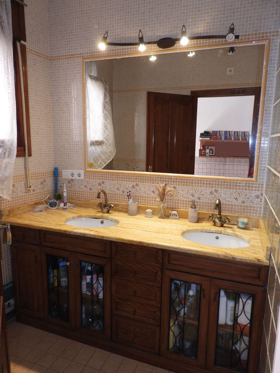 5 bedroom Townhouse for sale in Finestrat - € 250,000 (Ref: 9400357)