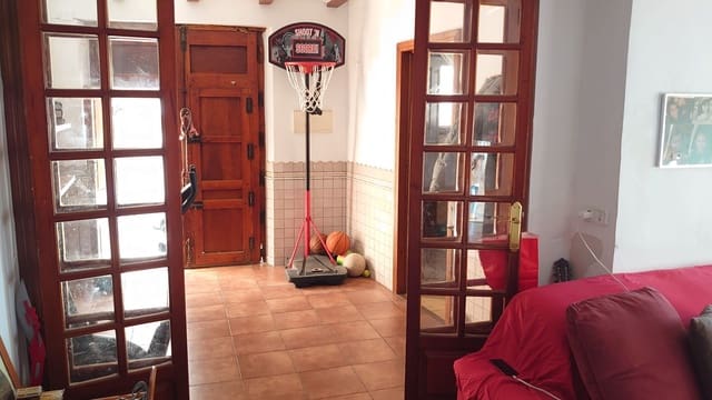 5 bedroom Townhouse for sale in Finestrat Pueblo, Finestrat - € 250,000 (Ref: 9400357)