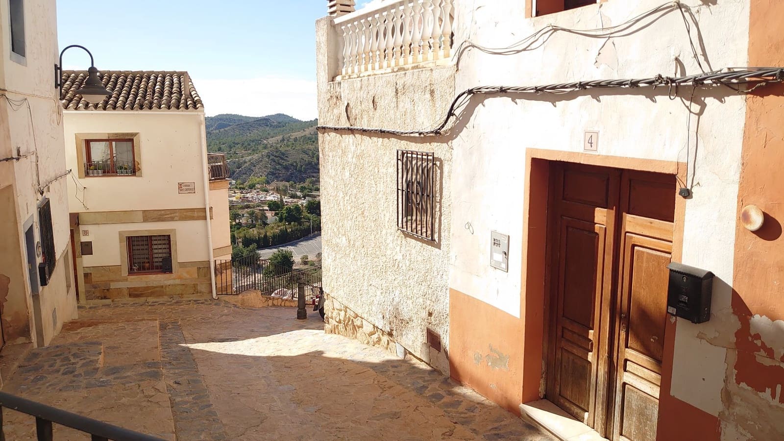 5 bedroom Townhouse for sale in Finestrat - € 250,000 (Ref: 9400357)