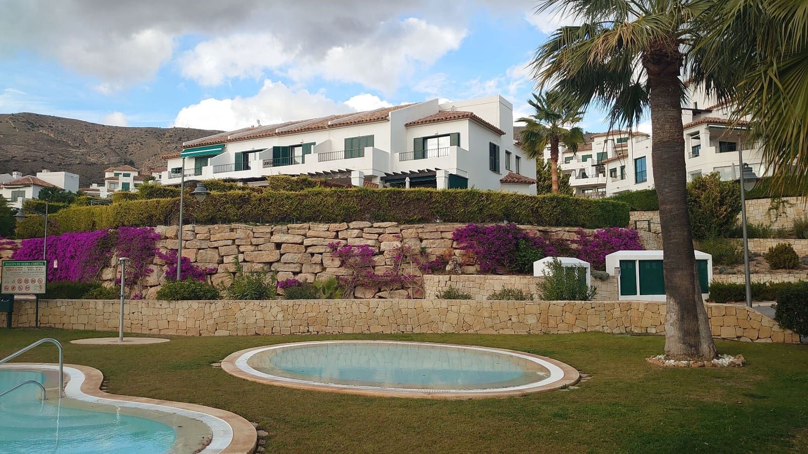 2 slaapkamer Bungalow te koop in Finestrat met zwembad garage - € 352.000 (Ref: 9461059)