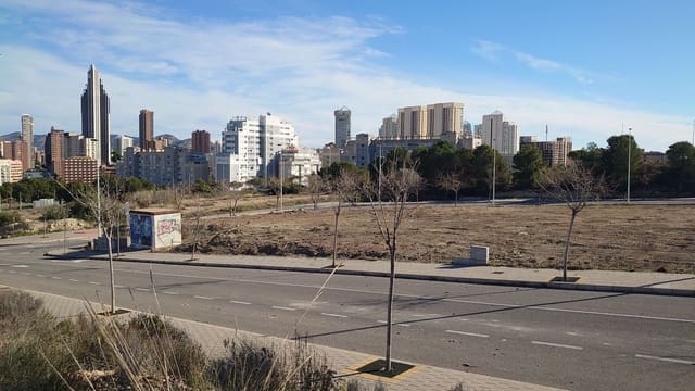 Grunde uden byggetilladelser til salg i La Cala de Villajoyosa, La Villajoyosa / Vila Joiosa - € 830.235 (Ref: 9485135)